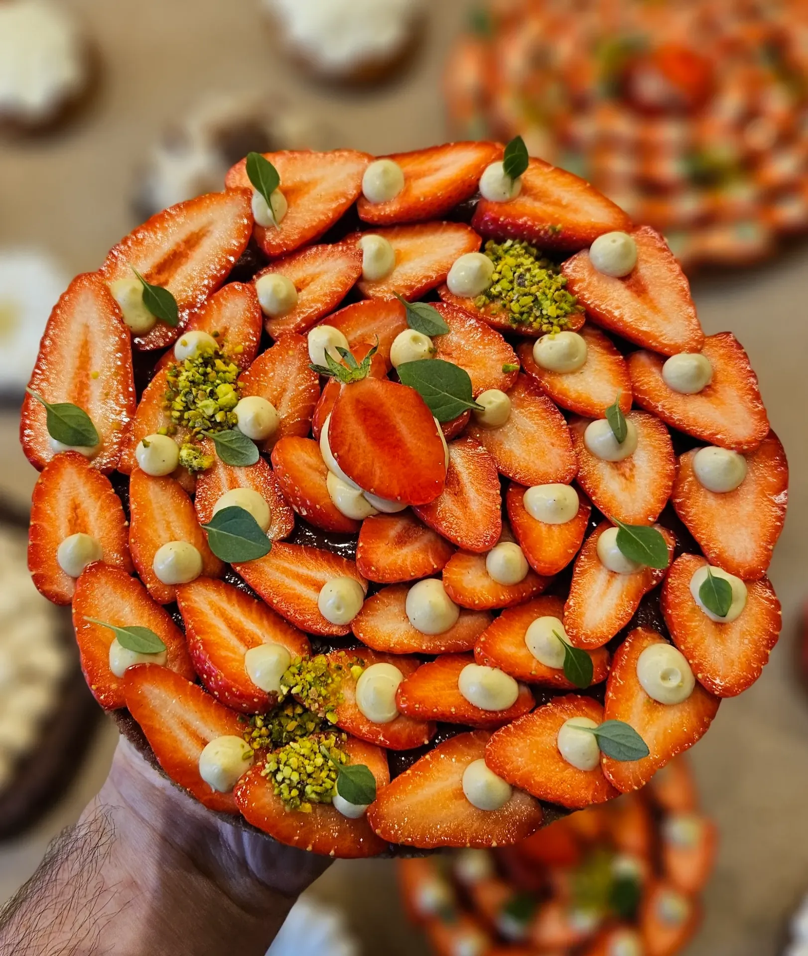 Tarte Fraise Gariguettes, Rhubarbe et Fleur d'Oranger