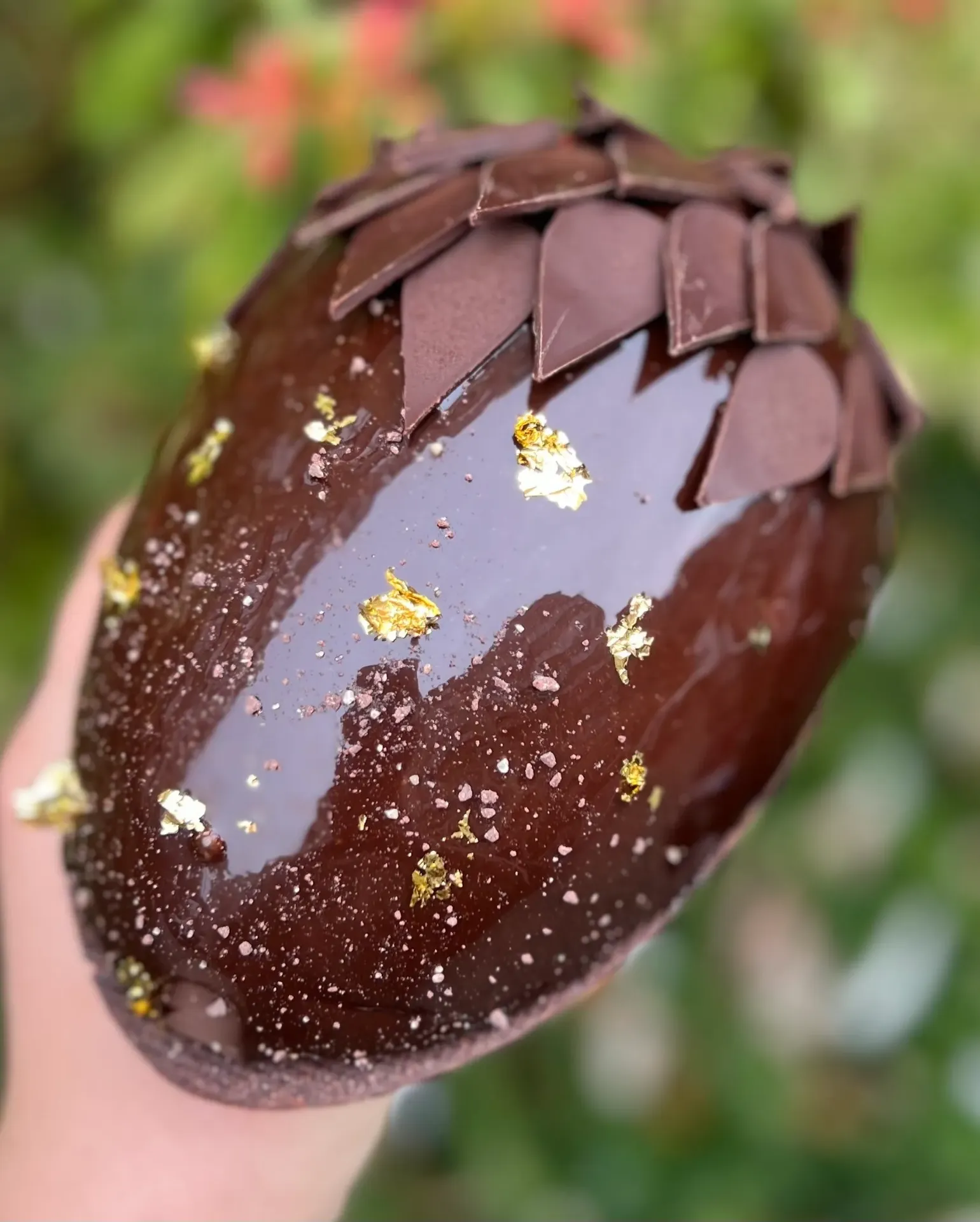 Entremet Chocolat, Crême Brulée à la Vanille Fumée et Praliné Croustillant Noisette