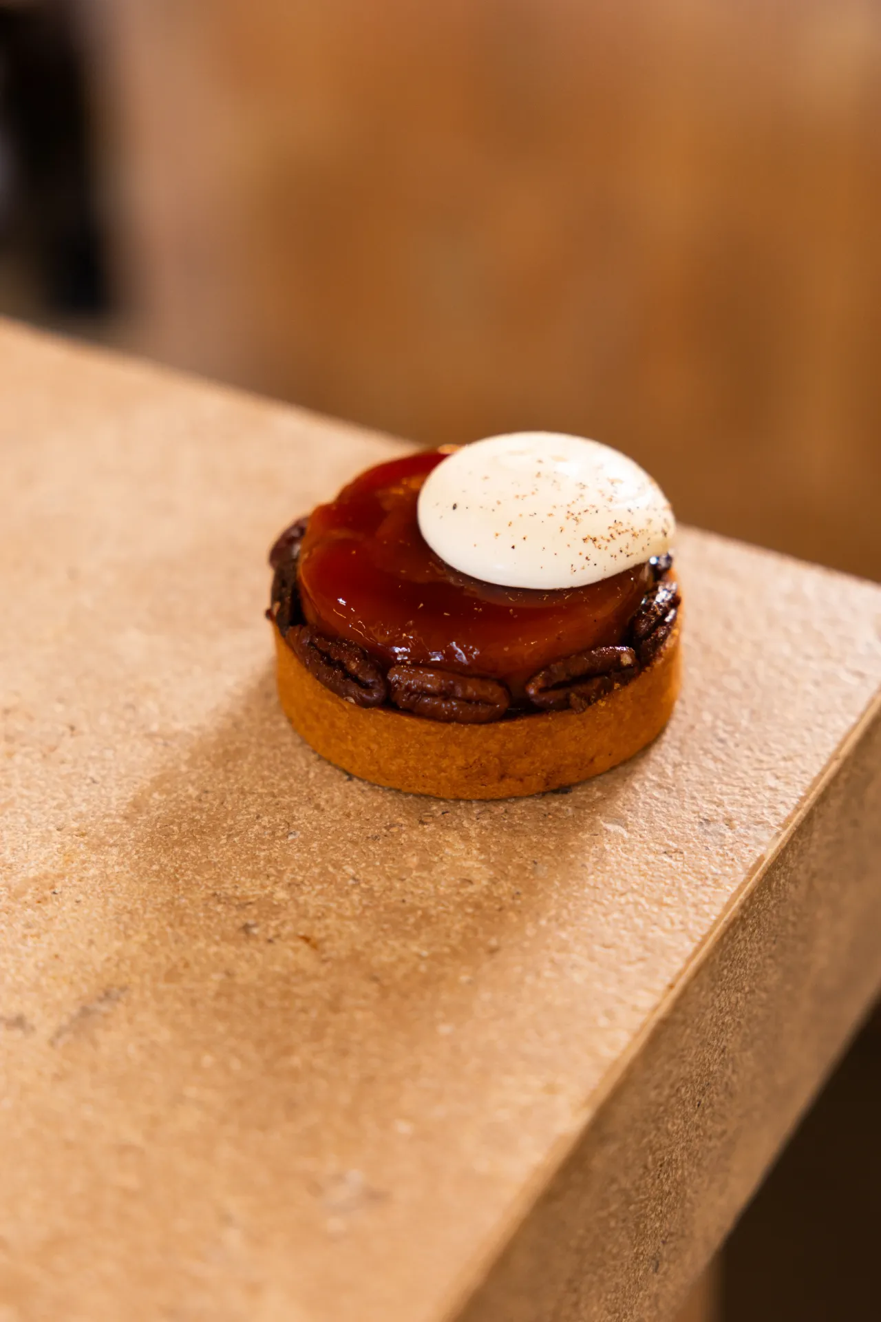 Tarte Tatin au Muscovado, Coing et Crème d'Isigny au miel